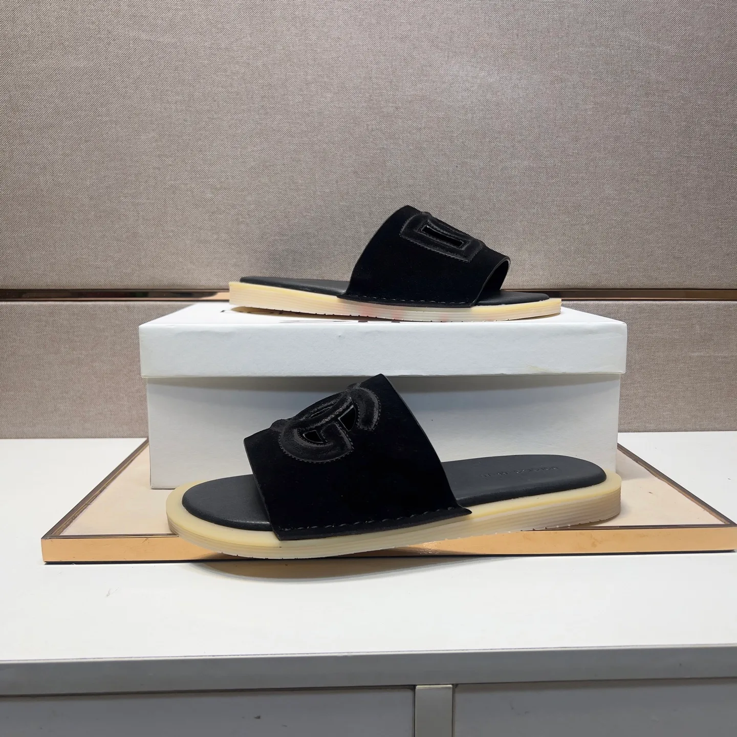 Men's men's shoes 💰pp340【DG～】Men's casual slippers 2025z cabinet sales simultaneously 🔶Size: 38-44#️⃣ 🔷5 colors🔜The upper is made of multi-material splicing➕Genuine leather lining, comfortable and breathable, sole: original comfortable, wear-resistant and non-slip outsole, ⚠️Real 📱Photographed🎬The real thing is better📢📢📢